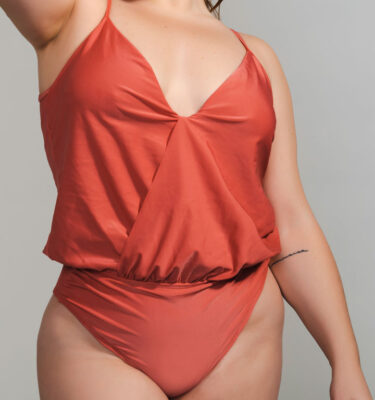 Traje de baño enterizo modelo Aleph ocre