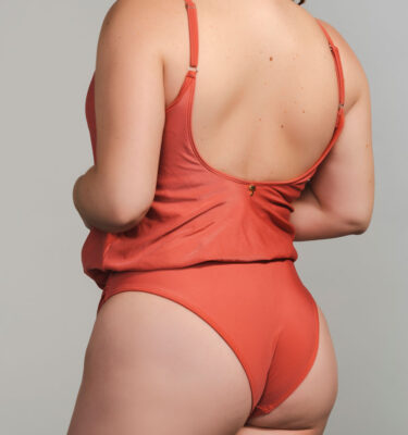 Traje de baño enterizo modelo Aleph ocre